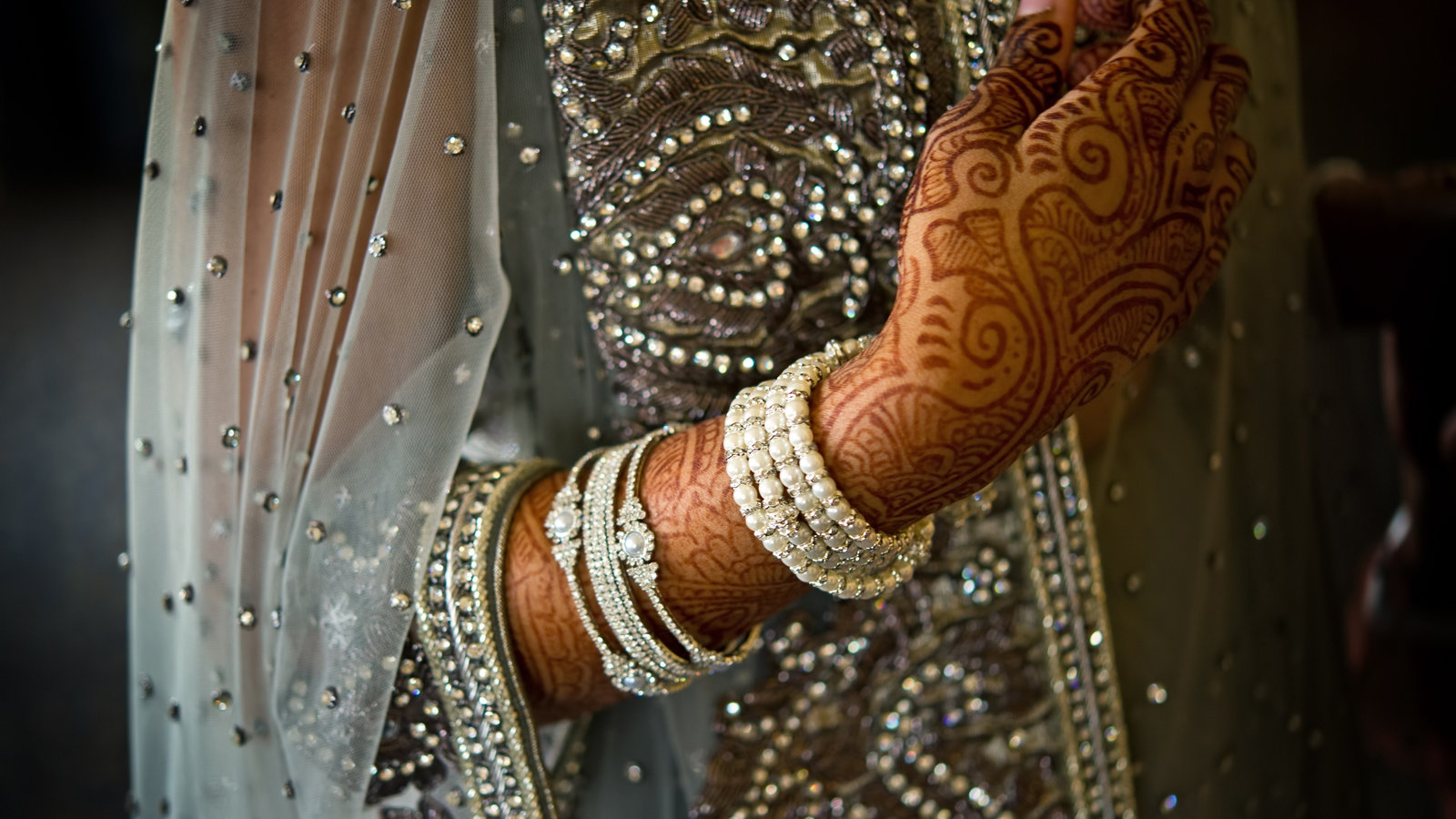 Bridal details at a Cloisters wedding